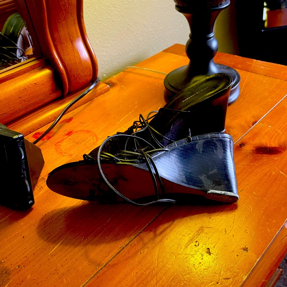 Black strappy shoes